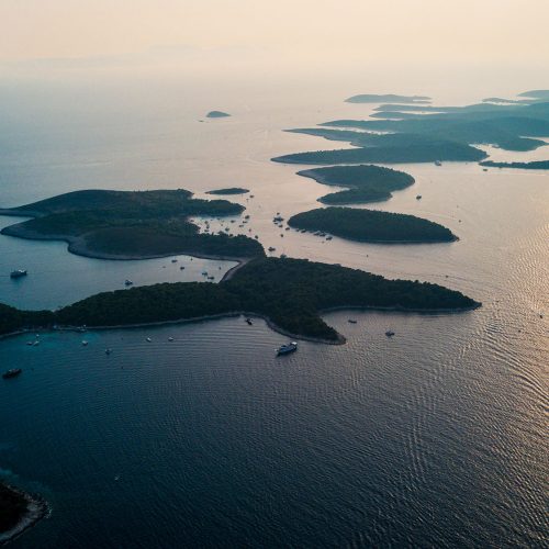 PRIVATO ISOLE DI HVAR E PAKLENI